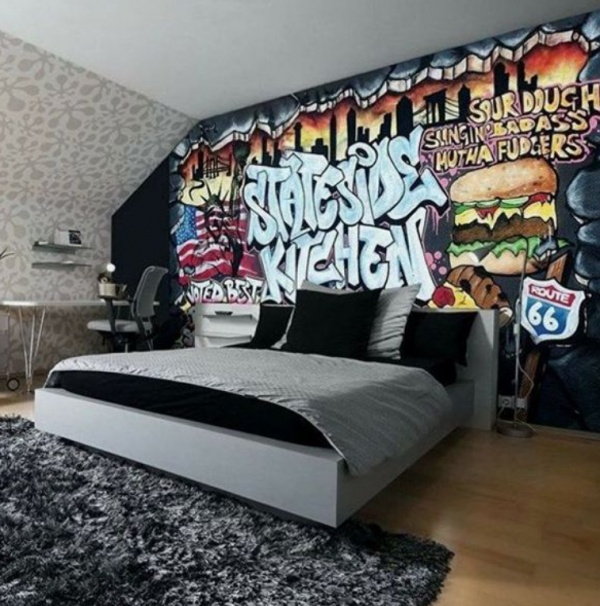 Dinding dengan motif graffiti